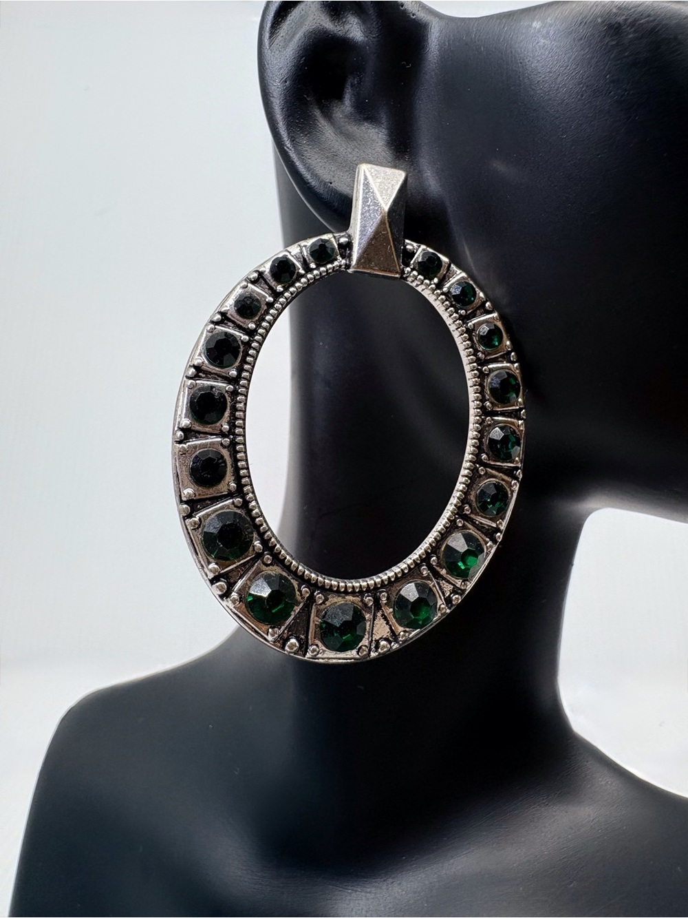 Fashion Oval Hoop Earrings with Dark Green Stones